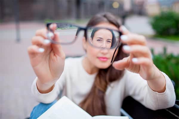 myopia definition dr camille rambaud ophthalmologist paris refractive surgery and cataract